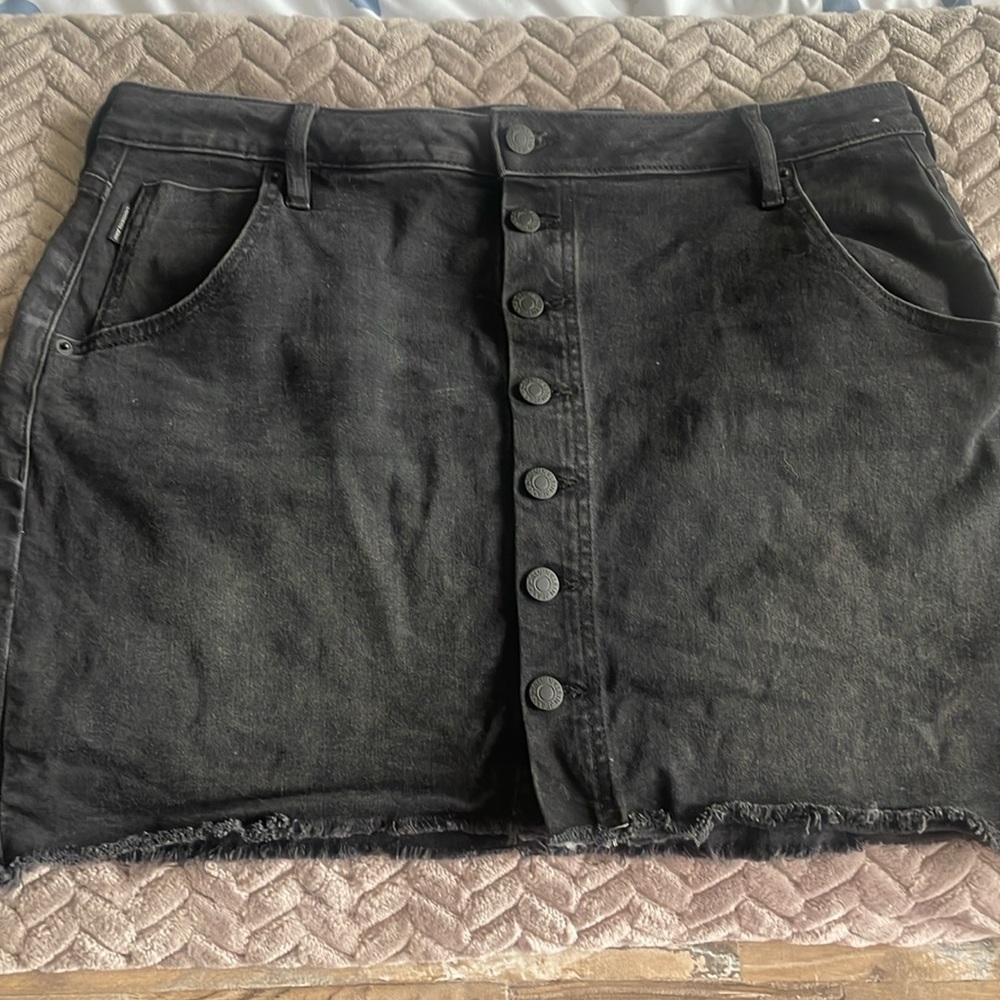 NWOT Black Calvin Klein Jean Skirt